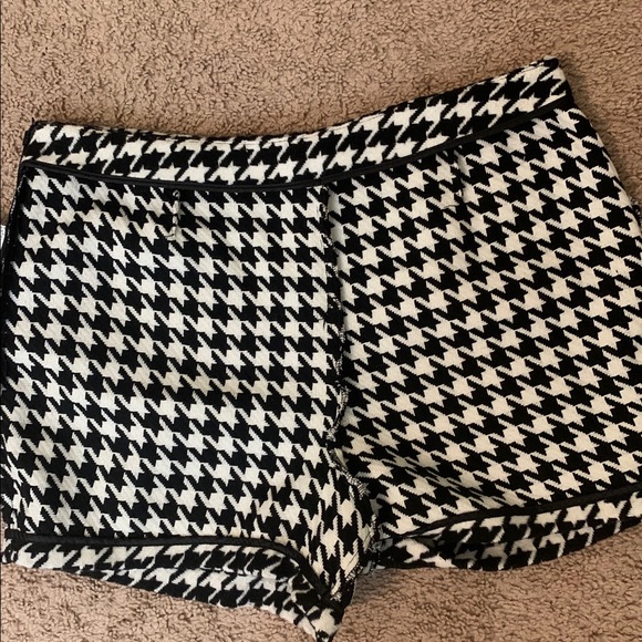 Plus Size Short - Picture 3 of 12